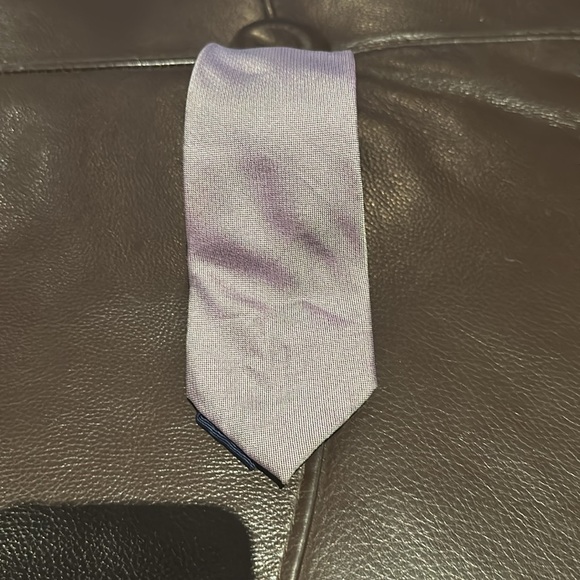 Tommy Hilfiger - Picture 3 of 3